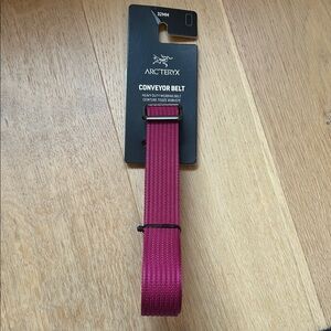 Arc'teryx Conveyor Belt in Vibrant Magenta